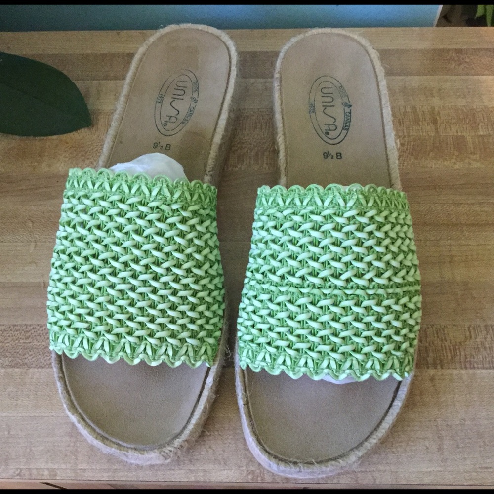 NWOT Lime green slide sandals Sz 9 1/2 B